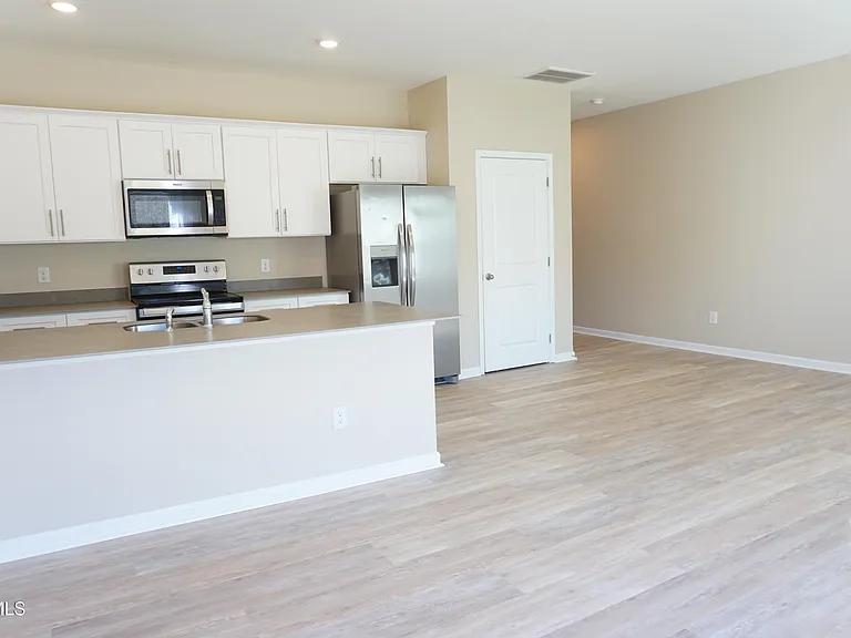 1023 Saylors Pl — Photo 7