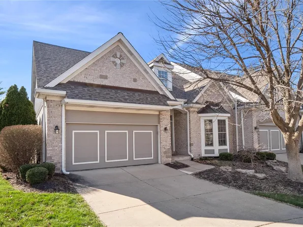 924 Chesterfield Villas Cir, Chesterfield, MO 63017