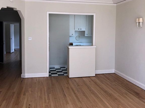 5th image of 2340 Pacific Ave APT 302
