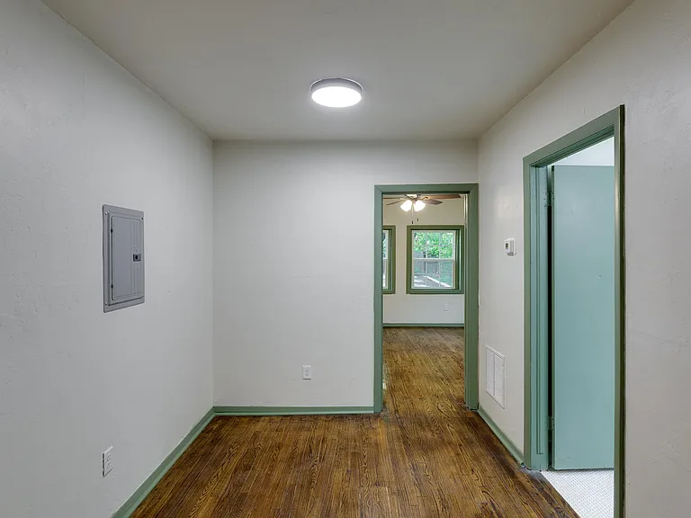 420 NW 26th St #3 — Photo 3