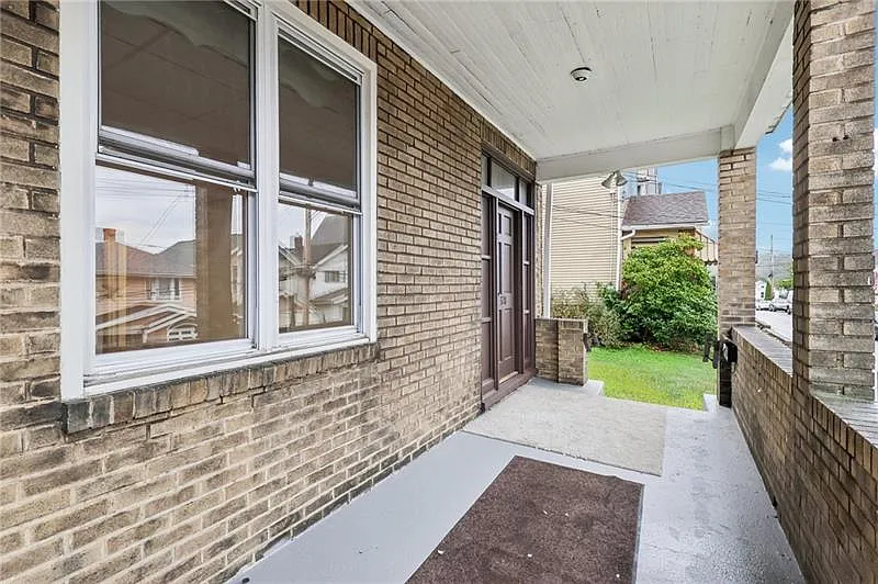 5 bed, 1943 sqft, $2,514 — Photo 4