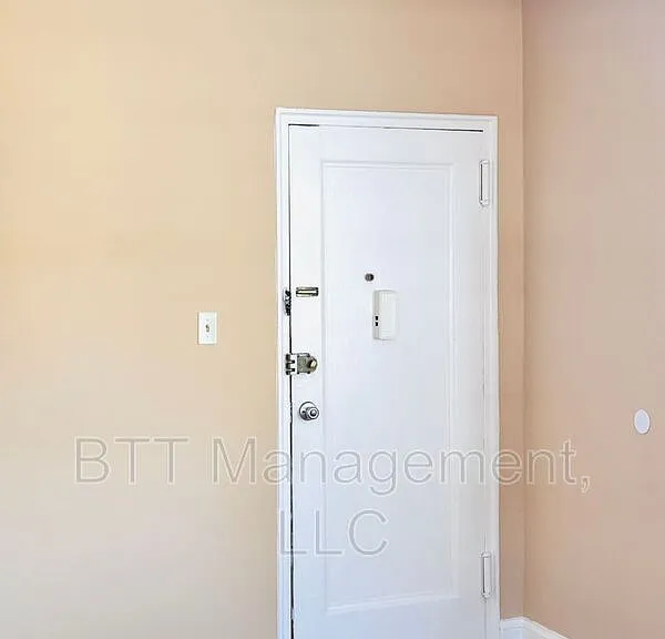 8805 Plymouth St #5 — Photo 8