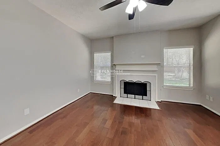 4 bed, 2.5 bath, 2223 sqft, $2,240 — Photo 4