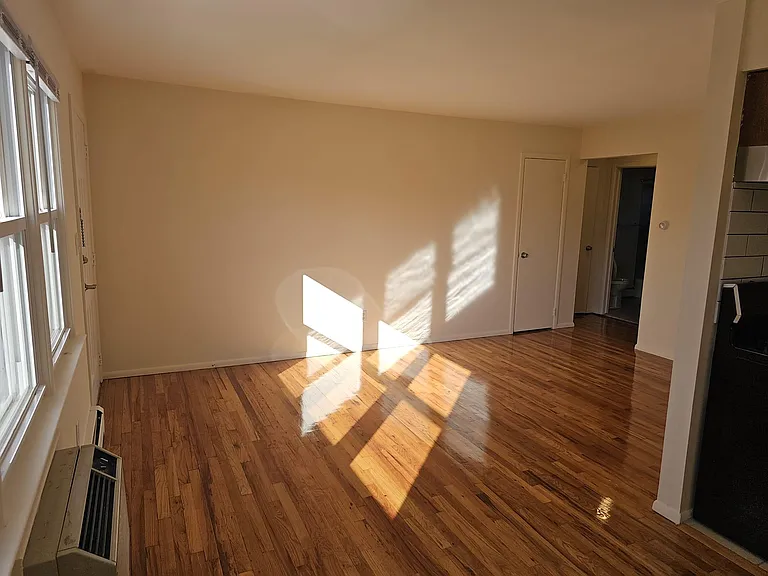 200 Main St #14 — Photo 13