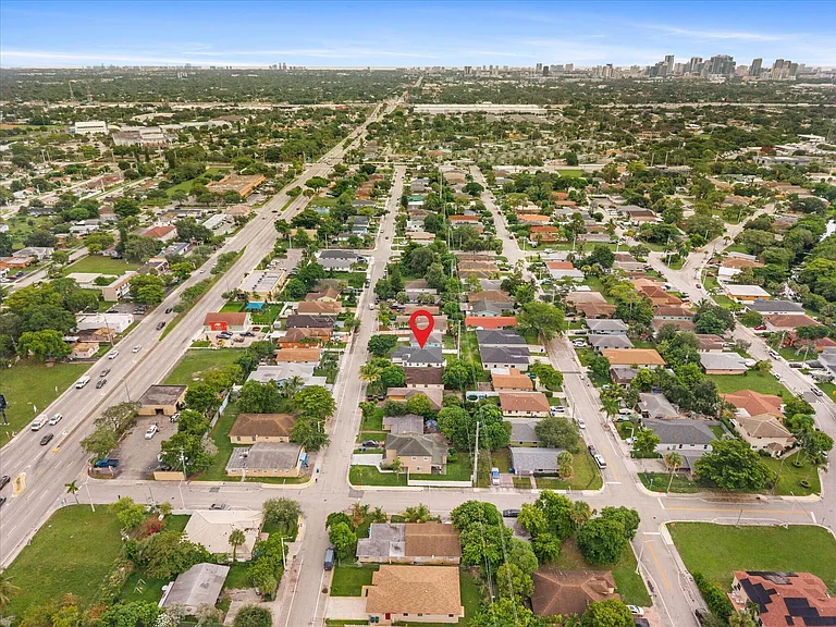2848 NW 9th Pl — Photo 39