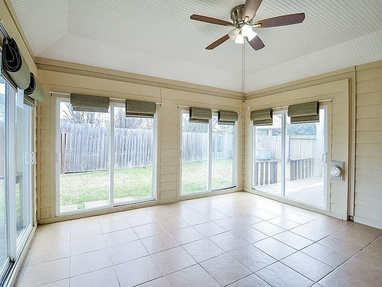 24718 Cobble Canyon Ln — Photo 27