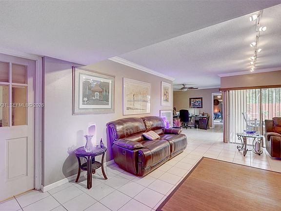 4th image of 337 Ives Dairy Rd APT 12