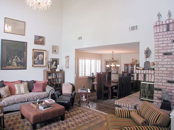 living room/dining rm