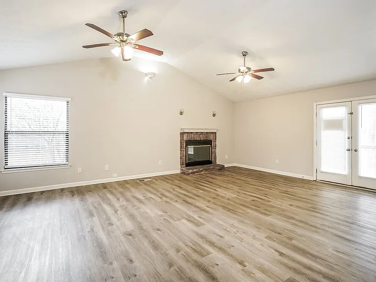 2873 Melanie Ln — Photo 6