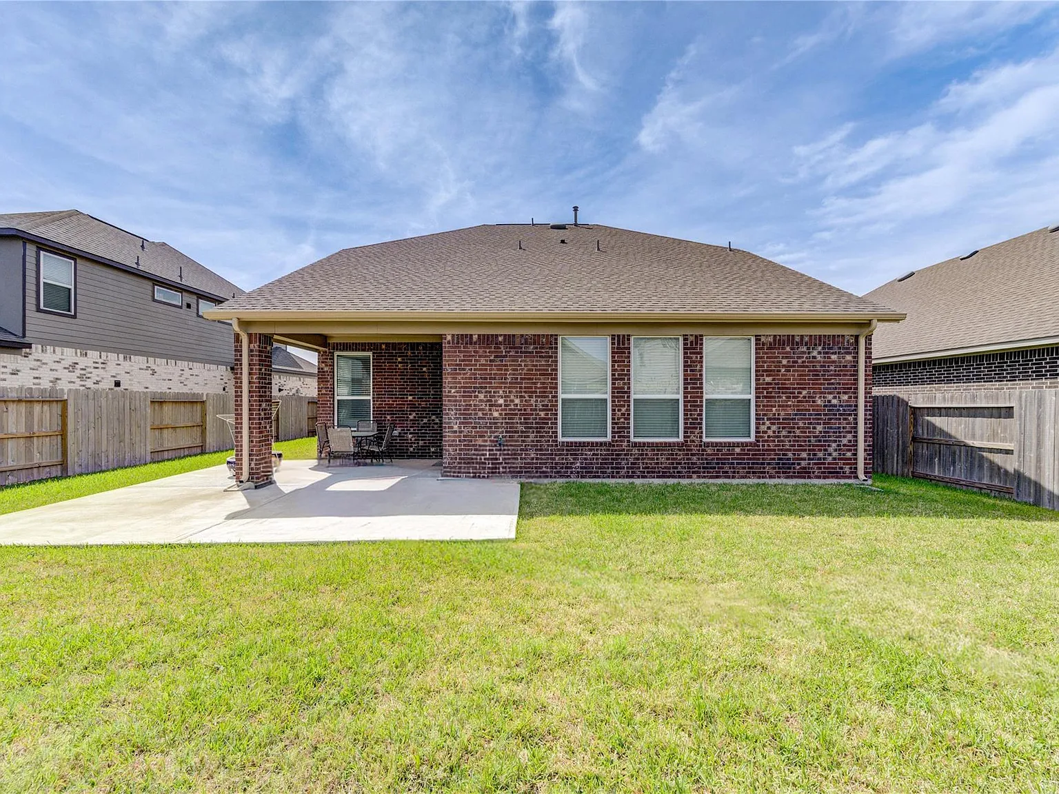 4 bed, 3.5 bath, 2854 sqft, $3,000 — Photo 3