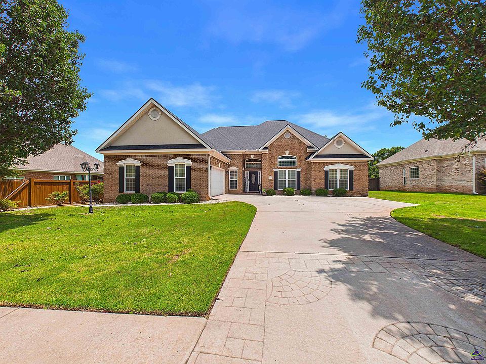 1st image of 105 Fairfax Ct