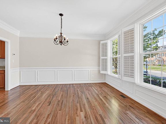 4th image of 9909 Broadsword Dr