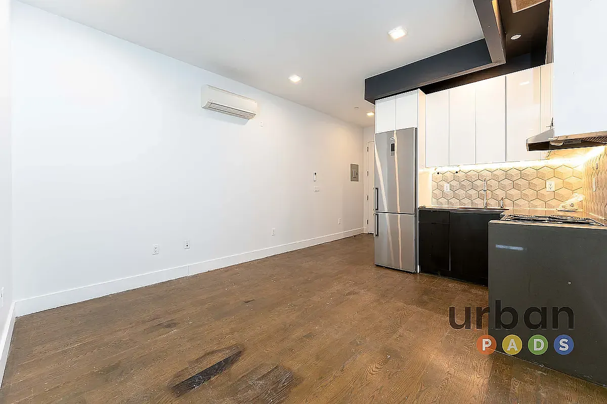 Building Photo - 2717 Snyder Ave #1B