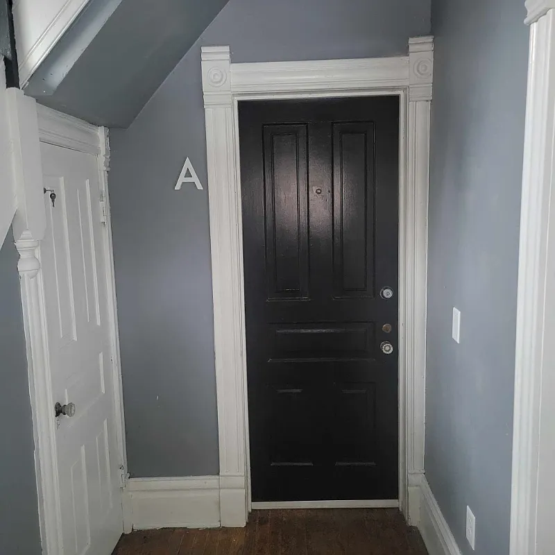 Newly renovated in 2024. Close proximity to schools, restaurants and colleges — Photo 1