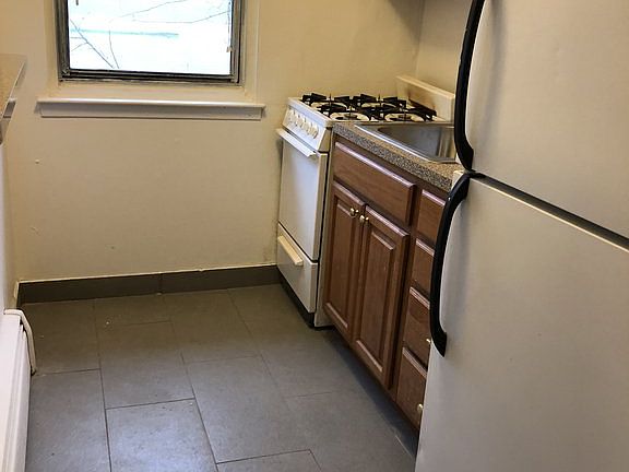 3rd image of 2 Quinby Ave