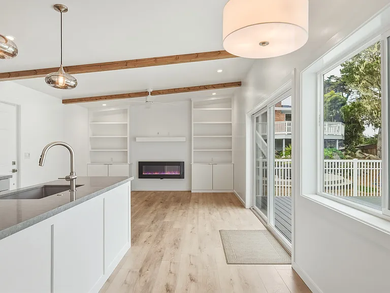 1182 Jewell Ave — Photo 7