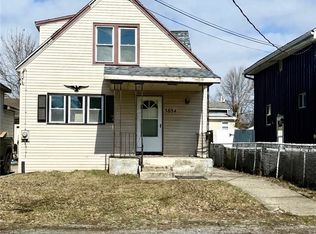 3654 7th St, Hamburg, NY 14219