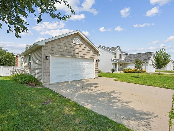 3rd image of 1408 Meadow View Ln