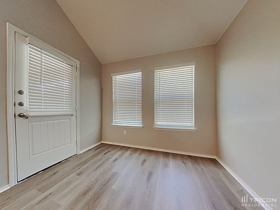 4th image of 1220 Acmite Ave