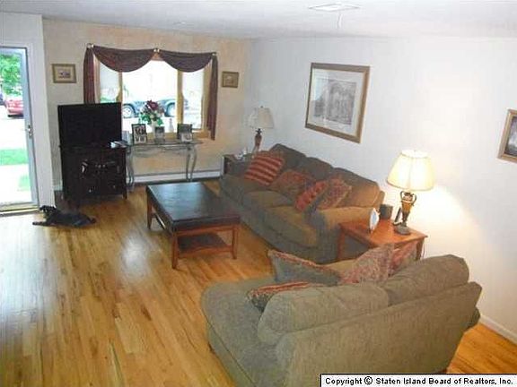 4th image of 315 Manhattan St