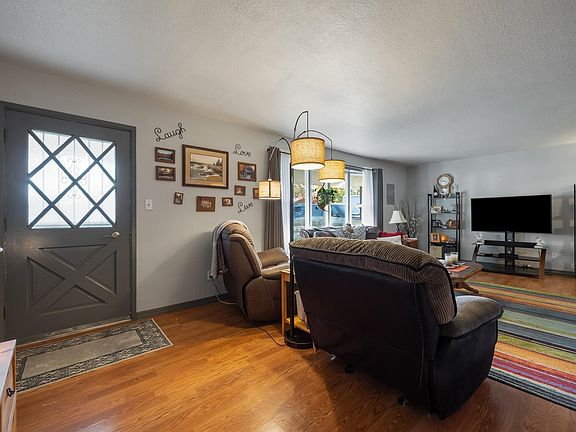 3rd image of 4605 W Margaret St