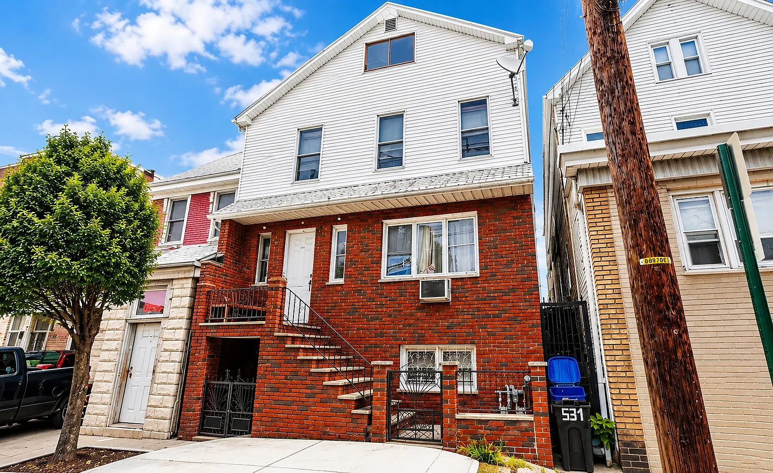 3 bed, 1500 sqft, $2,300 — Photo 1