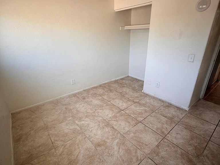 926 W Wedwick St — Photo 24