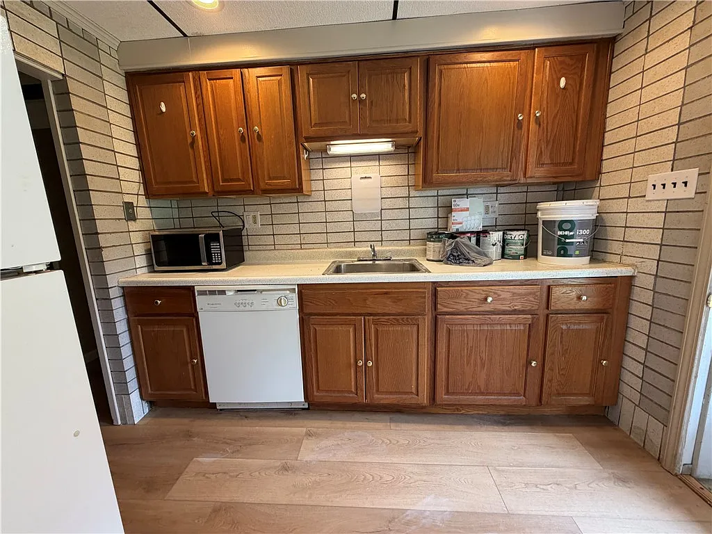 3 bed, $1,145 — Photo 4
