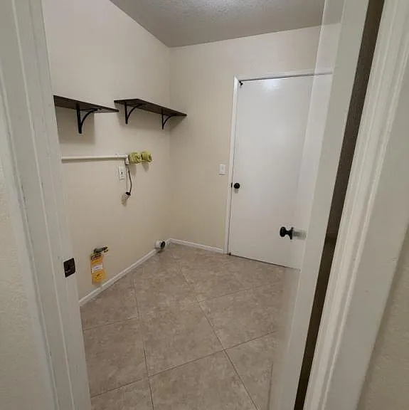 11304 Ganesta Rd — Photo 9