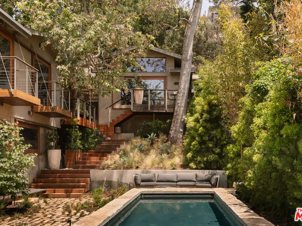 415 Mesa Rd, Santa Monica, CA 90402