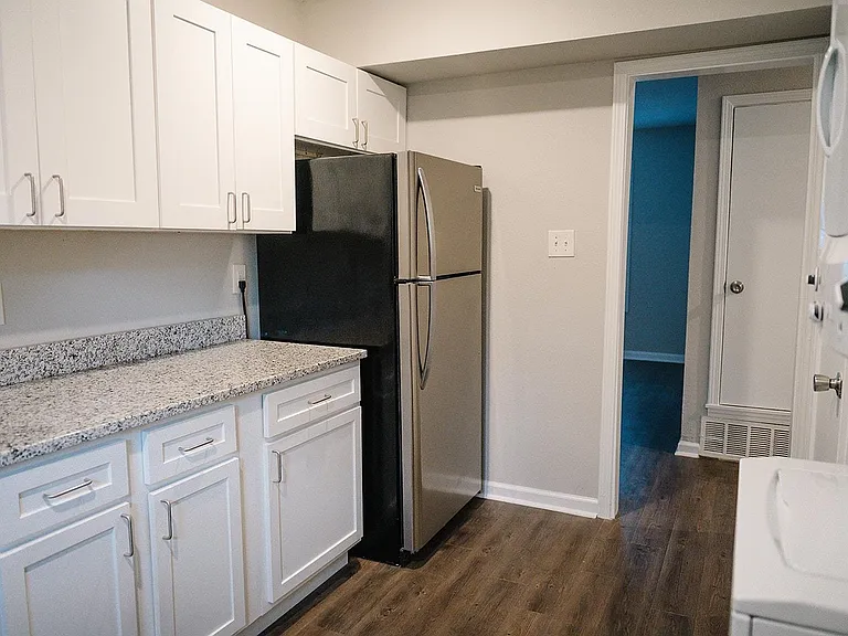 216 N Hollywood St #4 — Photo 8