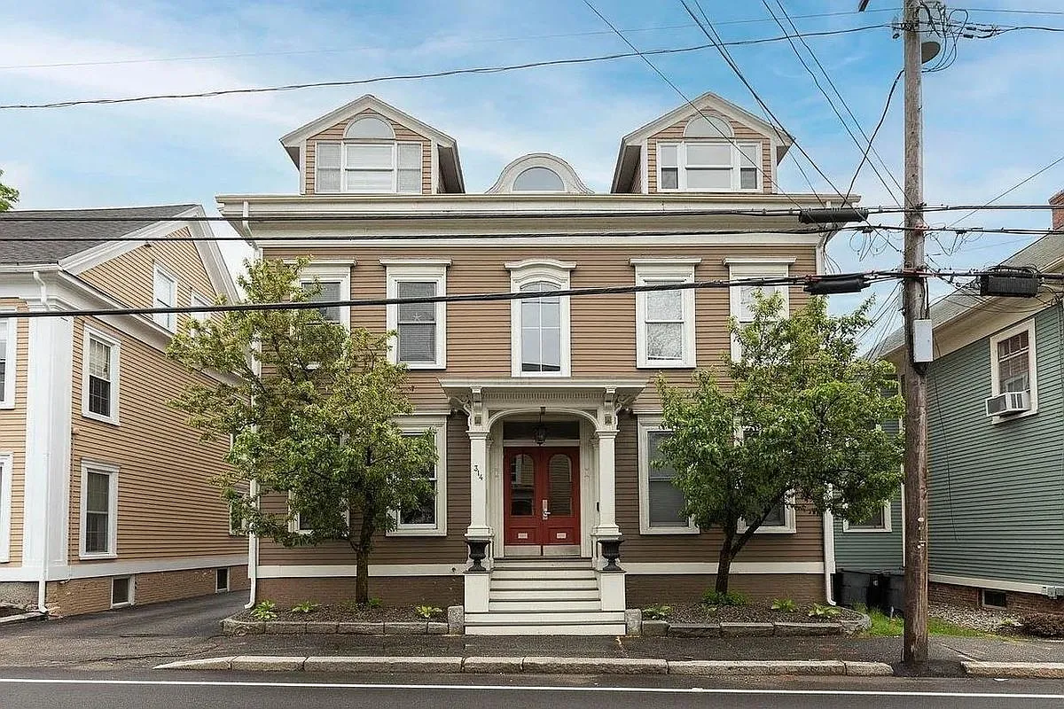 1 bed, 1.0 bath, 624 sqft, $2,500 — Photo 1