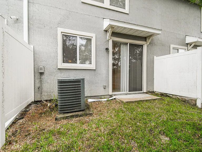 2326 Sunset Bluff Dr — Photo 17