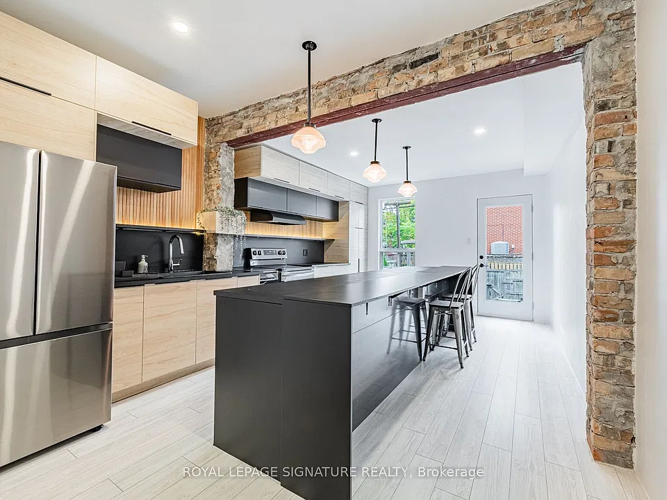 8 Adrian Ave