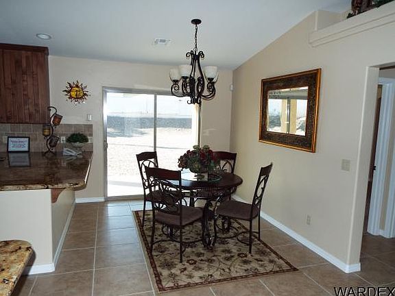 4th image of 91 Acoma Blvd S