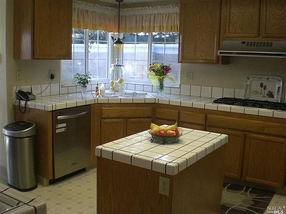 5th image of 1945 Berry Ct