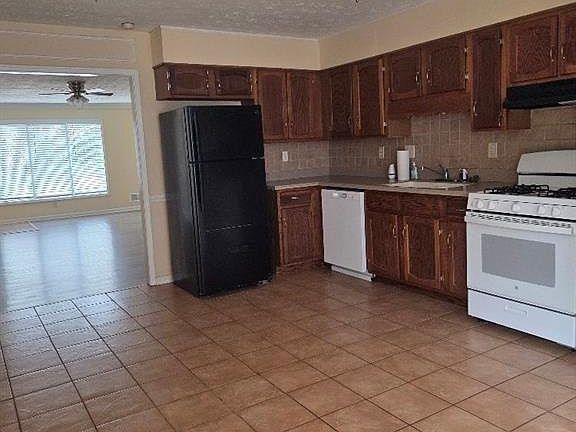 3rd image of 2120 Fieldstone View Ct SE