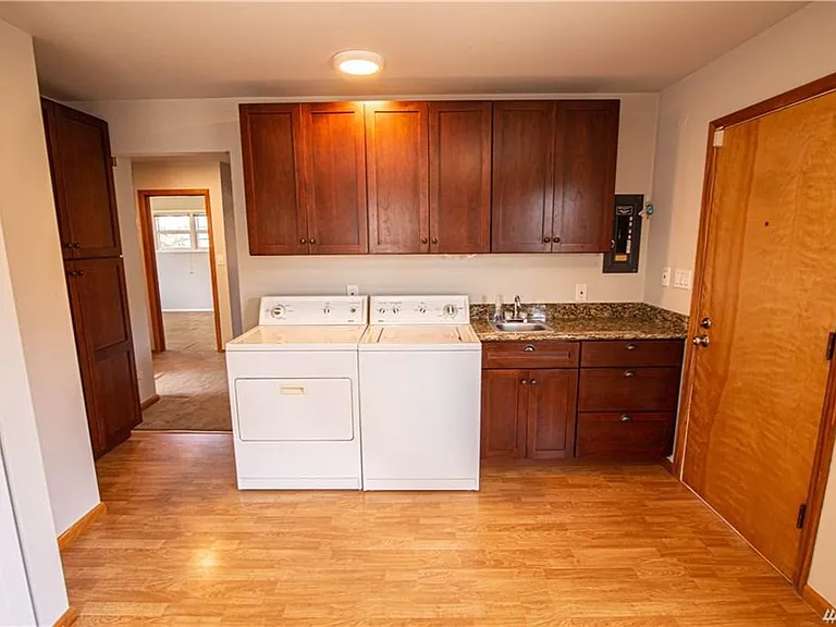 3809 E G St — Photo 8