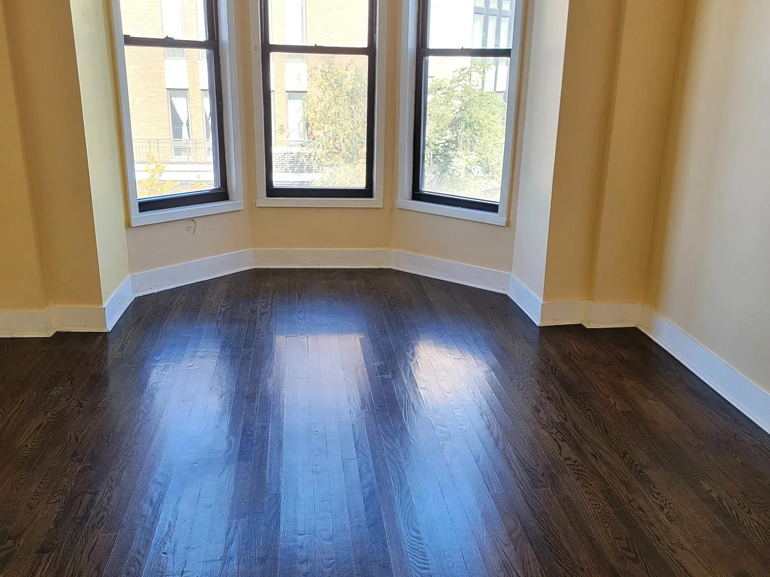 2 bed, 900 sqft, $1,700 — Photo 2