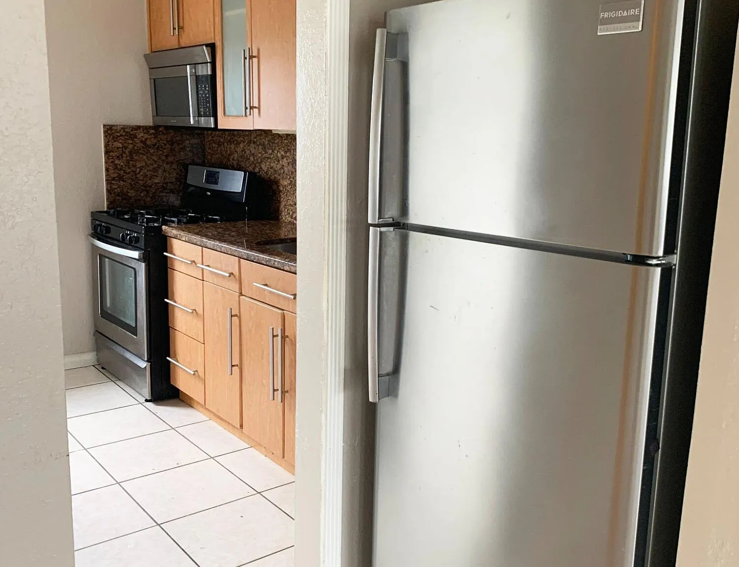 2 bed, 1.0 bath, 620 sqft, $1,600 — Photo 3