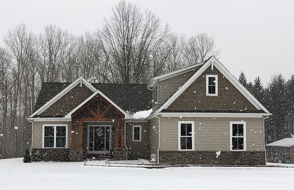 2nd image of 4925 Bassett Rd