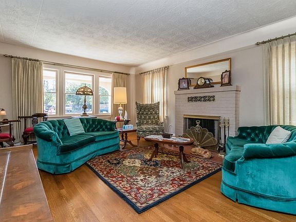 4th image of 2030 Leoni Dr