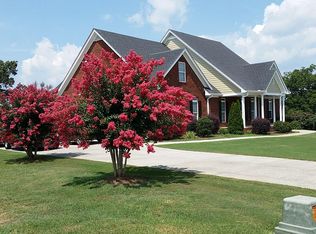 306 Deer Run Dr, Jefferson, GA 30549