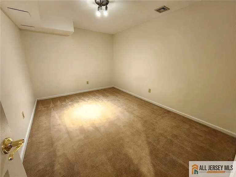 254 Sayre Dr — Photo 29