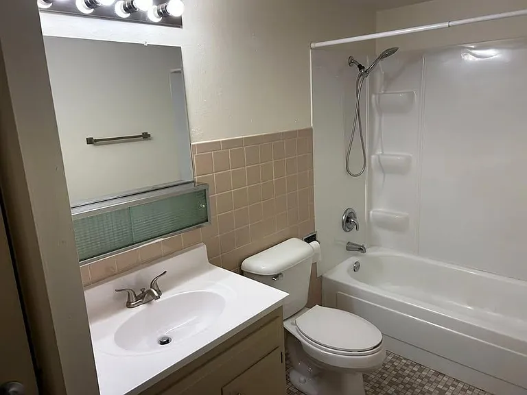 Unit Photo