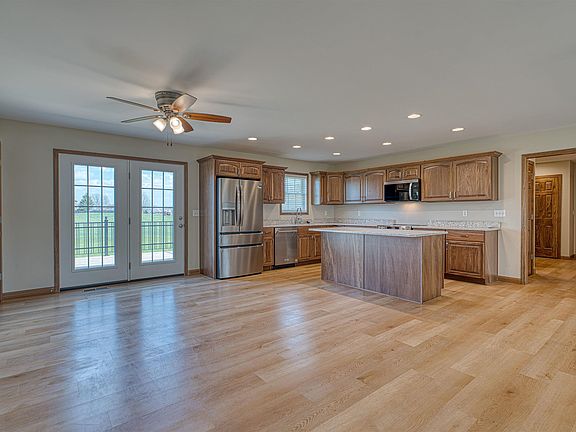 4th image of 5083 Springfield Rd