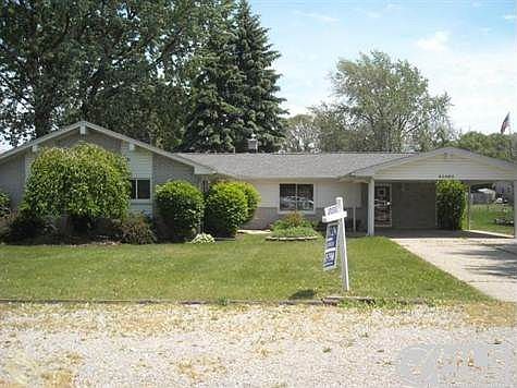 29805 Pointe Dr Front.jpg