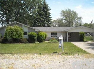 29805 Pointe Dr, Gibraltar, MI 48173