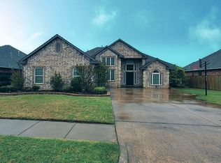 3208 Woodstock Rd, Moore, OK 73160