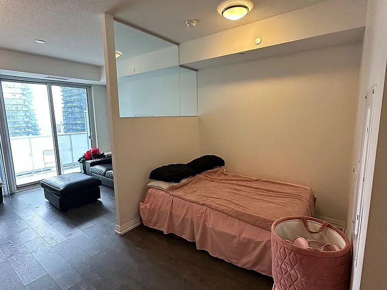 101 Erskine Ave #1406 — Photo 4